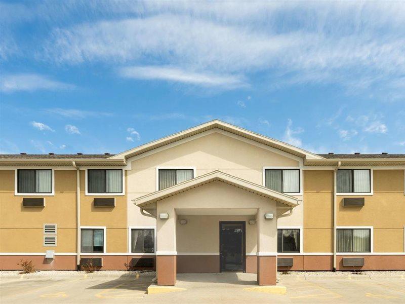 Super 8 by Wyndham Fond Du Lac Exterior foto