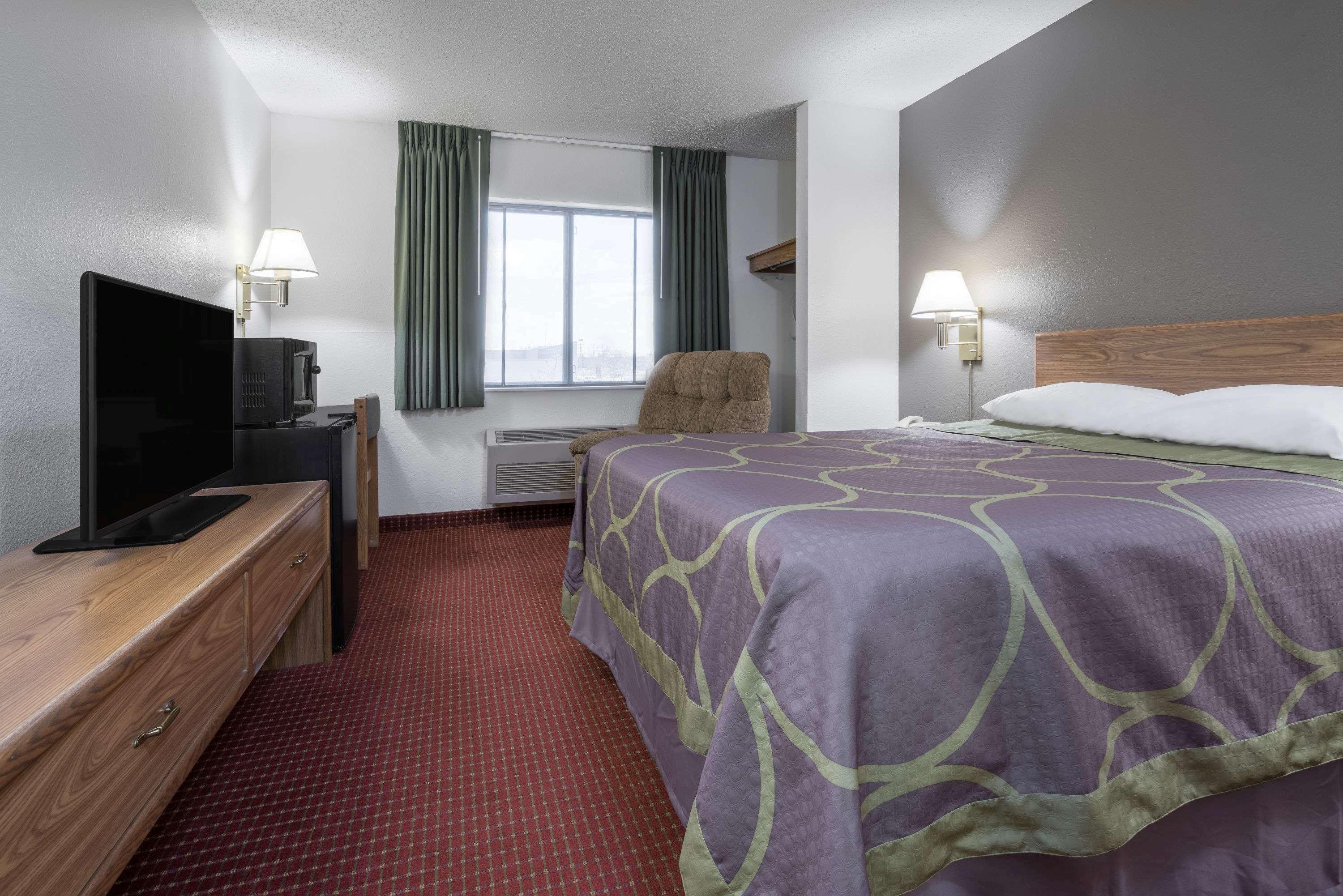 Super 8 by Wyndham Fond Du Lac Exterior foto